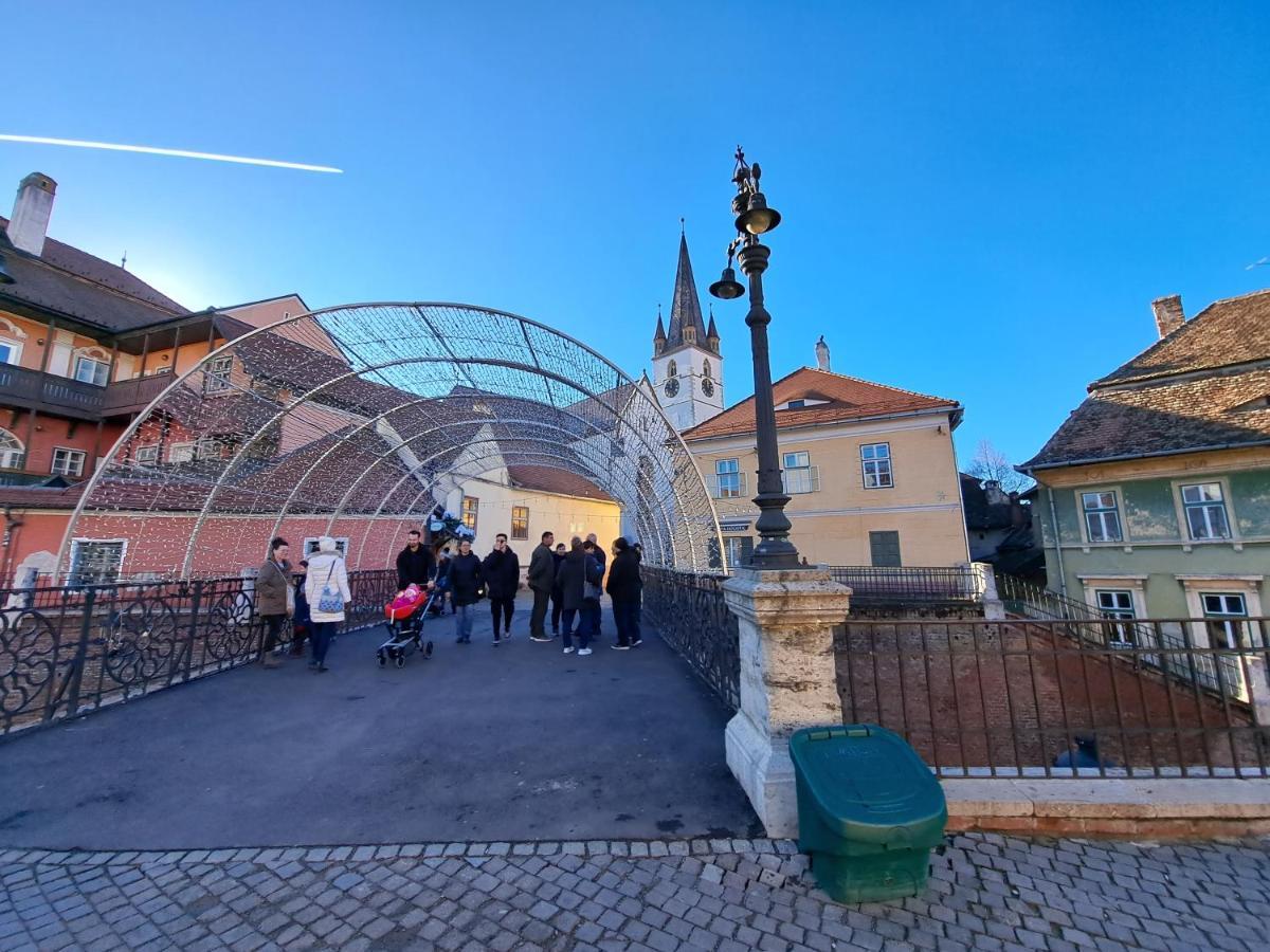 Cozy Apartment In The Heart Of Sibiu Exterior foto